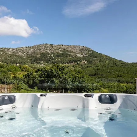 بيت للعطل In Majkovi With Sauna