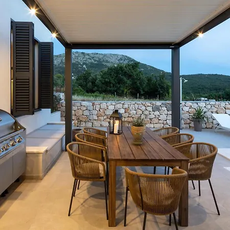 In Majkovi With Sauna بيت للعطل سلانو